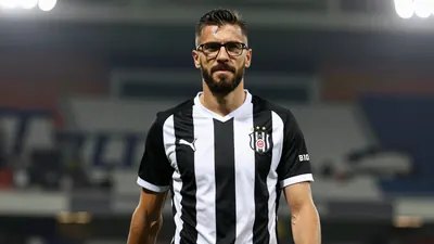 Antalyaspor'un eski yıldızı Milan Jevtović, Beşiktaş'ta yeni transfer Dušan Vlahović'in teknik özelliklerini anlattı