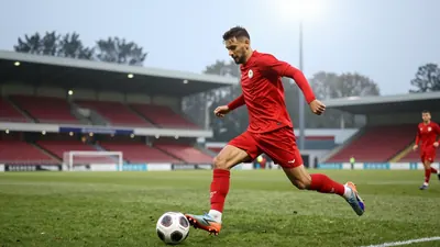 Antalyaspor, Ümraniyespor deplasmanındaki galibiyetin ardından, 20 Eylül'de kendi sahasında puan cezası almış Vanspor FK...