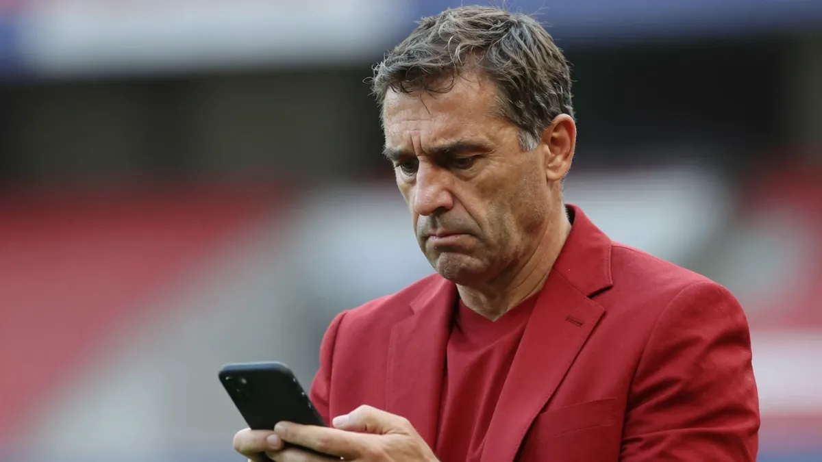 Antalyaspor Başkanı Mustafa Ergün ile yöneticiler Serkan Sürer ve Ali İzzet Şengel, Sivasspor maçindeki olaylar nedeniyle...